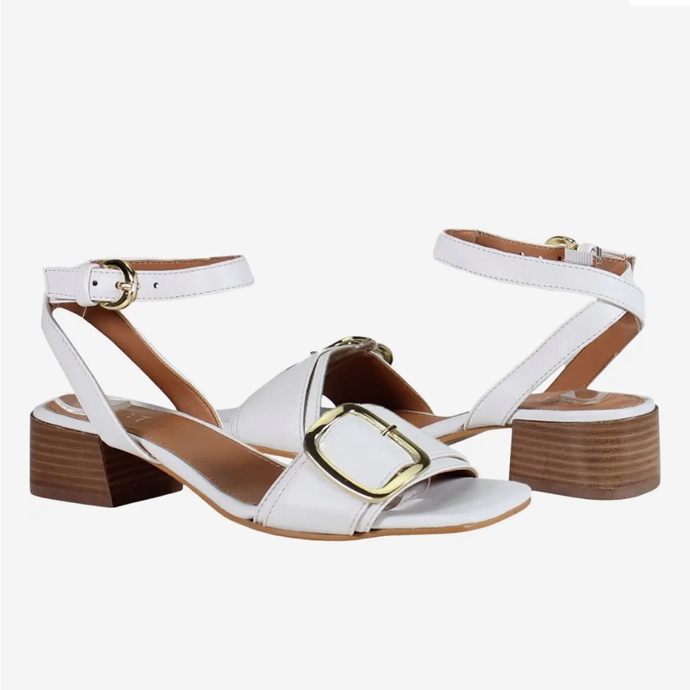 Elegant White Sandals with Gold Buckle